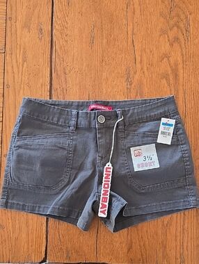 UNIONBAY Women's Gray Low-Rise Jean Shorts Size 9 NWT